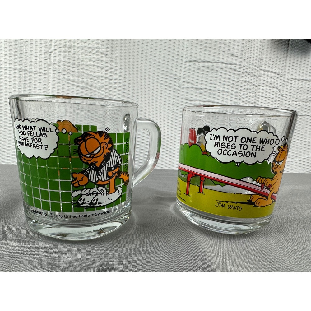 Pair of VTG Garfield Glass Mug 1978 United Feature Syndicate Jim Davis‎